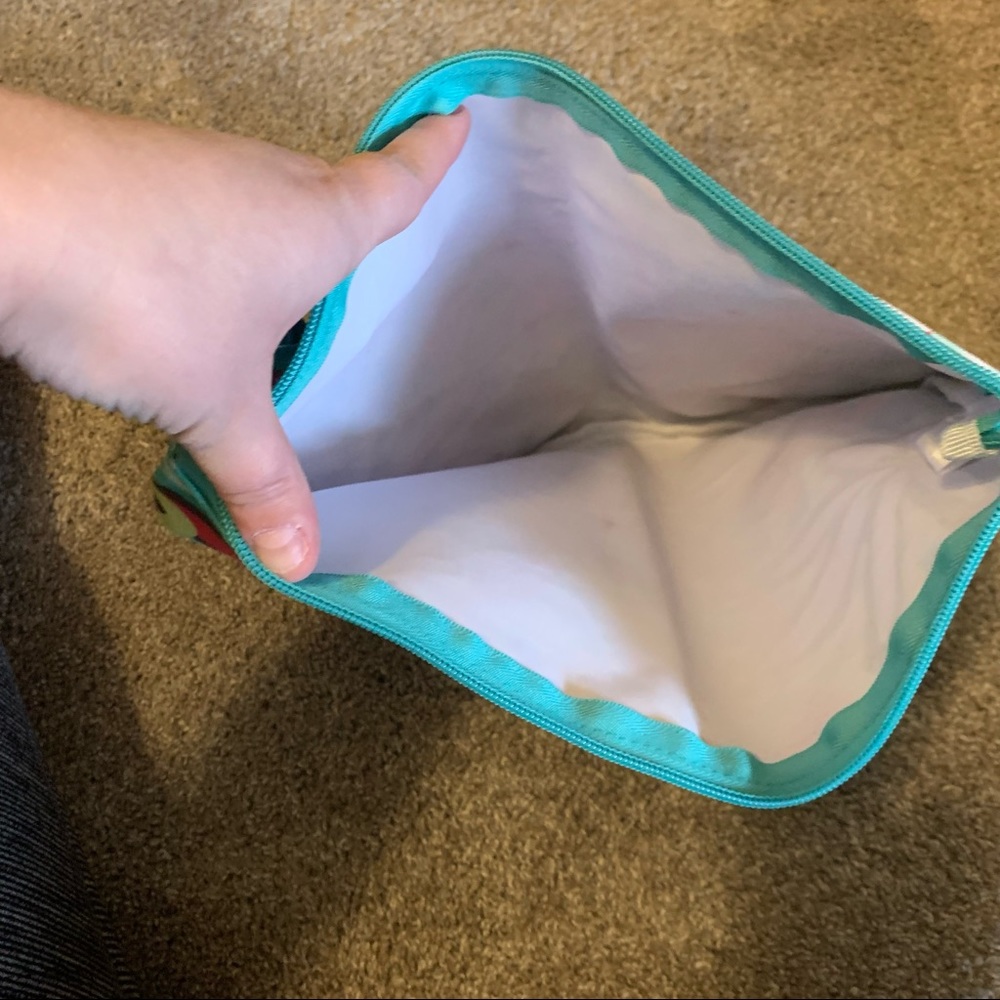 Thirty-One zipper pouch - Picture 4 of 4